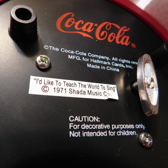 COPY - Hallmark Coca-Cola Santa Musical Snow Globe Train - Picture 8 of 13